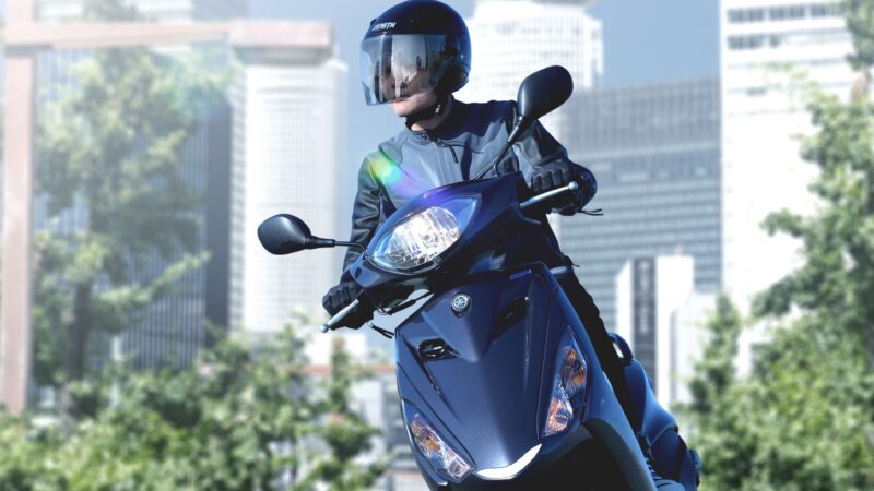 原付二種スクーター「AXIS Z」の新色発売